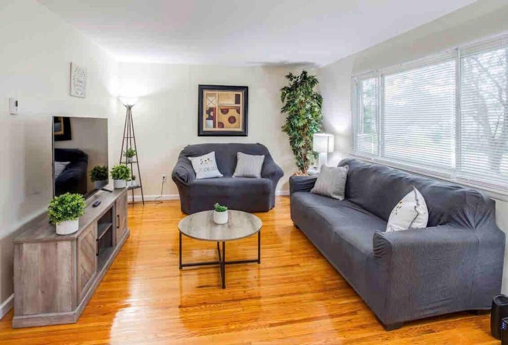 Amazing Ranch Mins Away From Airprt/Rit/Dwtn/Uofr Apartman Rochester Kültér fotó